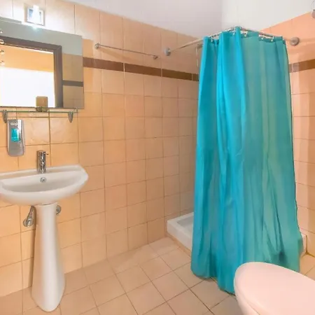 Apartment Ilioni 2 *
